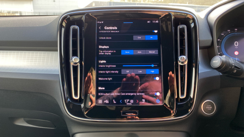 Volvo XC40 2.0 B3P Core 5dr Auto Petrol Estate